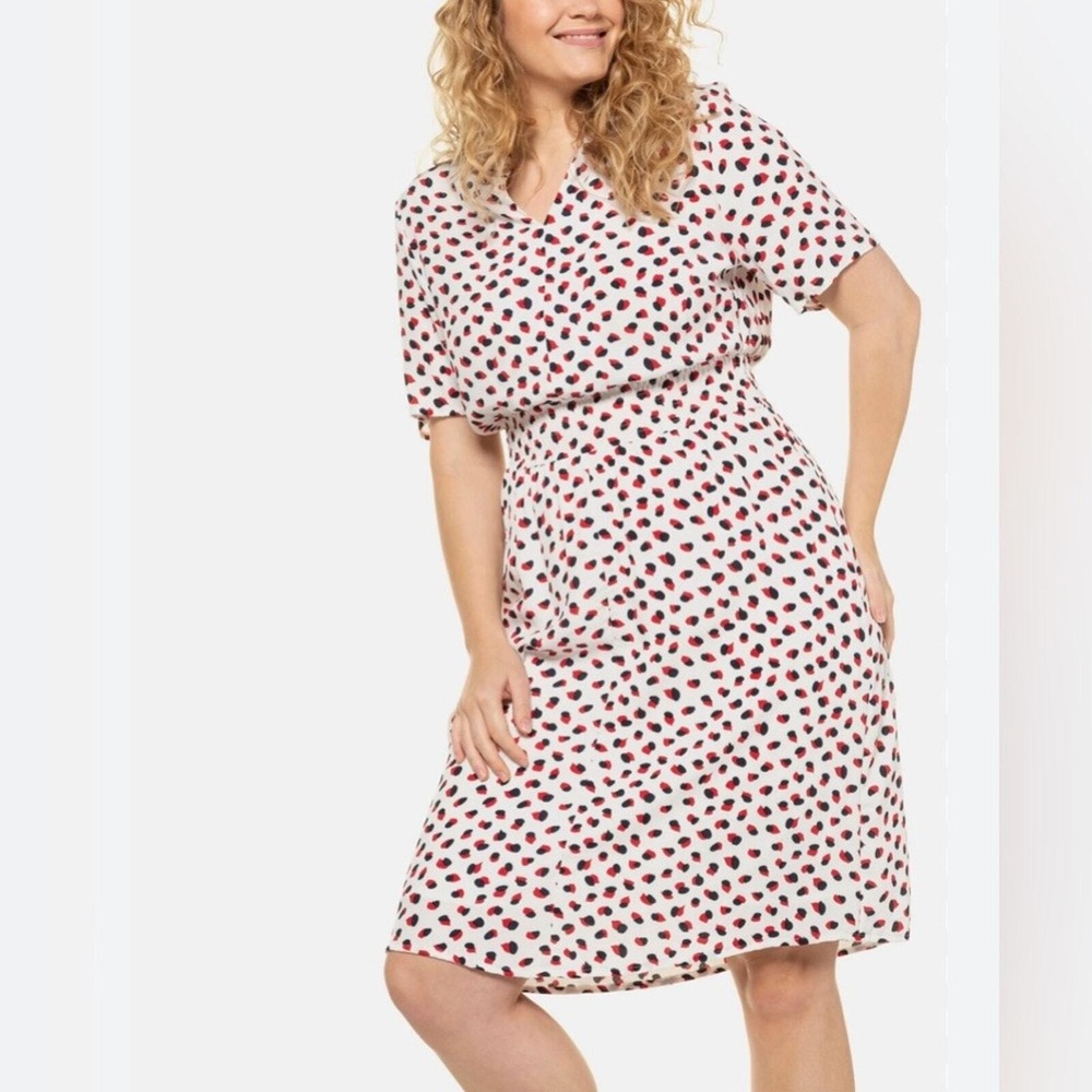 Ulla Popken Plus-Sized Graphic Print V-Neck Lined Dress, Size 28/30, Cottagecore